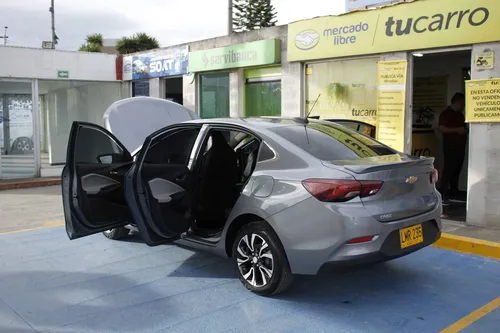 Chevrolet Onix 1.0T Premier Sedan At