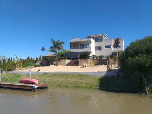 Casa En Alquiler En Barrio San Benito, Villanueva - Al Rio - Amoblada