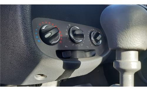 Imagem 11 de 14 de Renault Clio 1.0 Expression 16v Flex 4p Manual