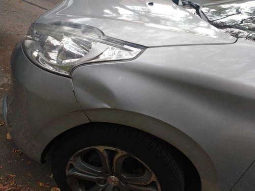 Imagen 8 de 10 de Peugeot 208 2014 1.6 Feline