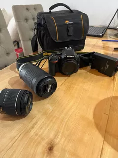 Cámara Nikon D5600 + Lente 18-55 +lente 70-300