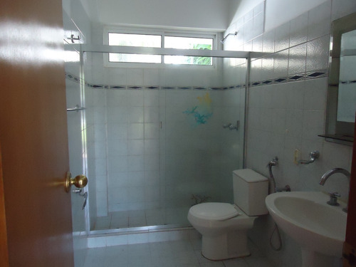 Imagen 18 de 21 de Amplia Villa Con Planta Eléctrica Y Piscina