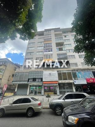 Venta De Apartamento En Edificio Vollmer San Bernardino