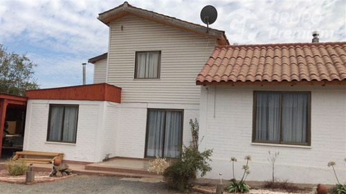 Casa En Venta De 6 Dorm. En Paine