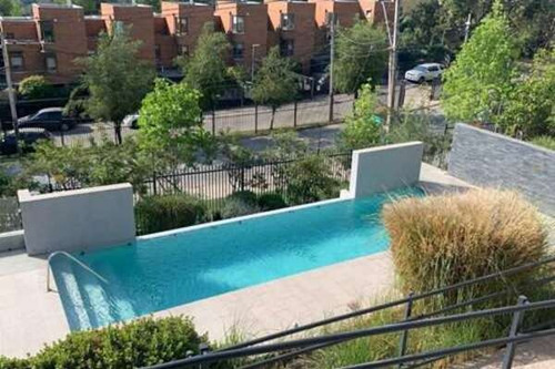 Espléndida Propiedad Con Amplio Jardín Privado.