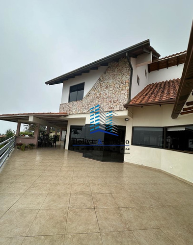 Espectacular Quinta En Venta Ubicada Via Jají, Mérida - B&c0-651