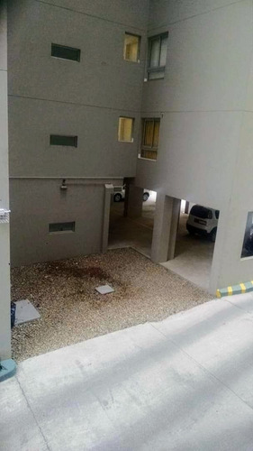 Imagen 6 de 10 de Departamento Dos Dormitorios En Edificio, Primer Piso.