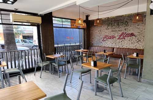 Heladeria Cafeteria En Esquina En Villa Devoto