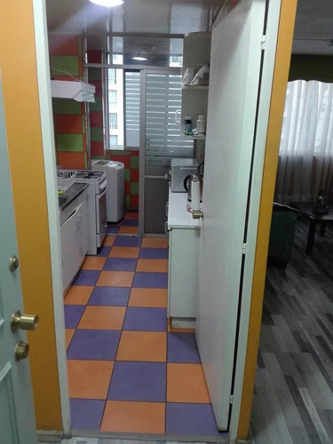 Excelente Departamento A Dos Cuadras Del Metro Santa Lucía