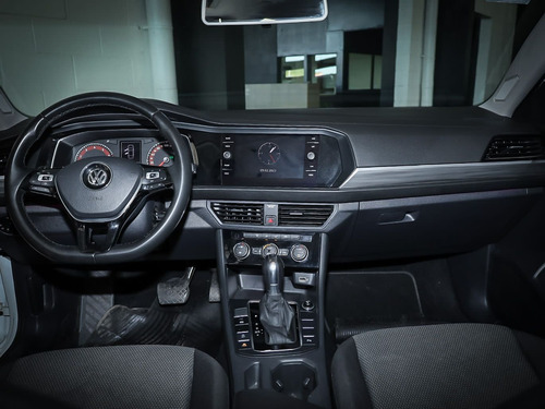 Imagen 12 de 15 de Volkswagen Vento 2019 1.4 Comfortline 150cv At