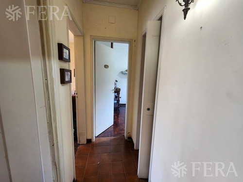 Venta De Casa De 3 Ambientes Con Cochera Y Quincho En Quilmes Oeste