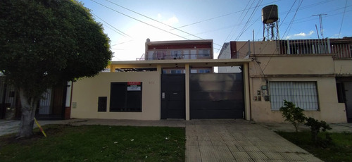 Venta Departamento 2 Amb En Excelente Estado. Ubicado En Calle San Luis Nº 1431 E/ O´higgins Y Martin Rodriguez.