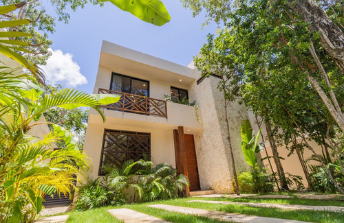 Villa De 4 Recamaras, Alberca Privada, Acabados De Lujo, Cuarto En Planta Baja, Pre-construccion En Venta Aldea Zama, Tulum.