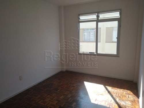 Imagem 12 de 15 de Apartamento Com 3 Quartos A Venda No Bairro Trindade Em Florianopolis - V-82398