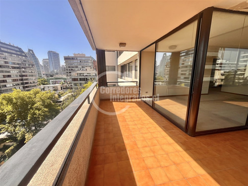 Departamento En Venta De 3 Dorm. En El Golf, Las Condes