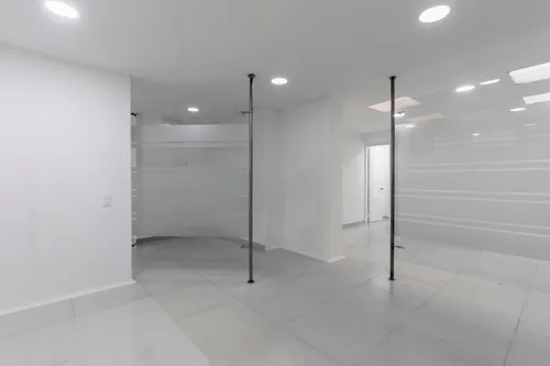 Local En Arriendo/venta En Chapinero Alto. Cod A22221