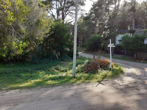 - Lote En Esquina Zona Residencial De Mar Azul - 270 M2 -