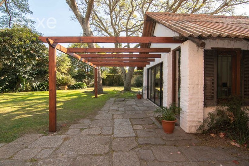 Casa En Venta De 3 Dormitorios En Carrasco