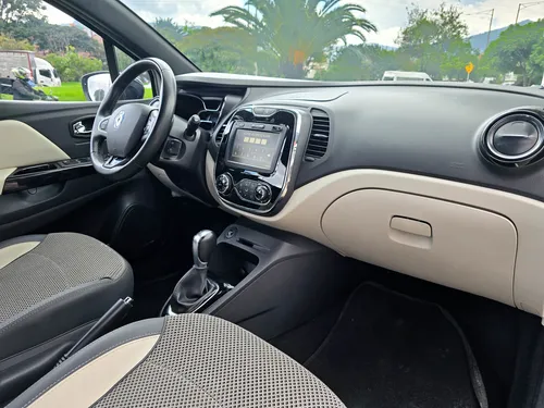 Renault Captur 2.0 Intens Automática