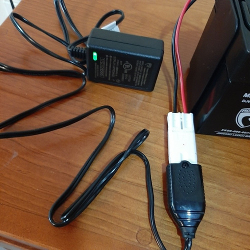 Imagen 2 de 4 de Cargador Con Bat. Prinsel 12 Volts