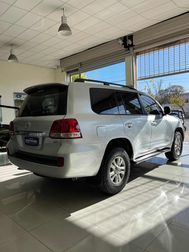 Imagen 4 de 22 de Toyota Land Cruiser 2012 4.5 200 V8 D4-d 235cv At