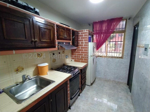 Apartamento En Venta Maracay El Lago 1  24-21695 Ap.