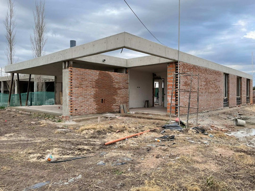 Imagen 3 de 3 de Venta Casa Estancia La Rinconada 3 Dormitorios