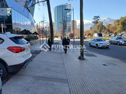 Gran Local Comercial Arriendo Av. Apoquindo Las Condes