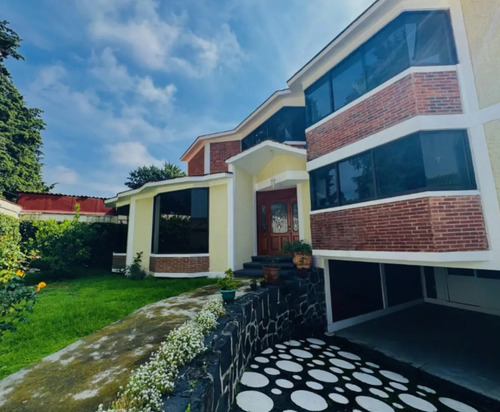 Casa En La Virgen En Metpec Dentro De Residencial Con Amplio Jardin