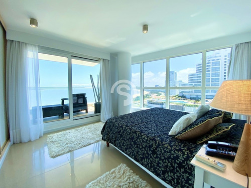 Apartamento En Mansa - Punta Del Este- Ref: 4566