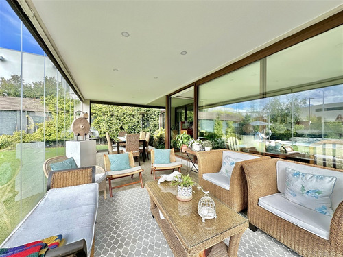 En Condominio: Los Bravos / Craighouse
