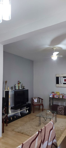 Chácara No Centro De Faria Lemos/mg Com 700m2, Com 2 Casas Uma Grande Em Alto Padrão E Uma Casa Menor, Com Piscina E Área Goumet E Pomar Com Muitas Frutas, Pronta Para Morar