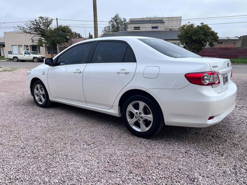 Imagen 5 de 9 de Toyota Corolla 2013 1.8 Xei Mt 136cv