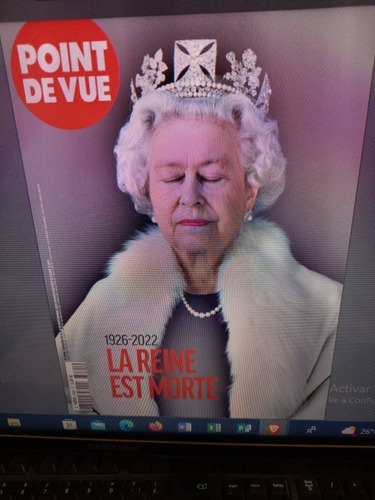 Revista Digital - Point De Vue - La Reine Est Morte