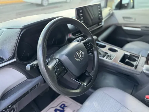 Toyota Sienna 3.5 Le At