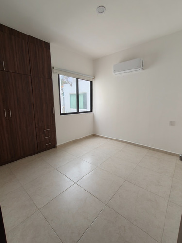 Renta Departamento 2 Recamaras En Colonia Graciano Sánchez