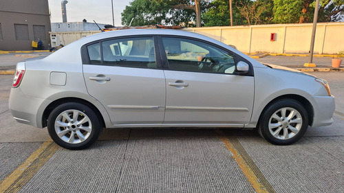 Nissan Sentra 2.0 Emotion 6vel Ee Mt