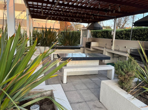 Se Vende Octava Avenida 1563, 2d 2b Y Estacionamiento