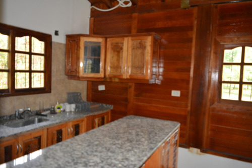 Imagen 8 de 30 de Venta De Hermoso Complejo De Cabañas Con Galpón En Guernica