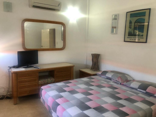 Imagen 4 de 13 de Alquiler Vacacional Margarita Bello Townhouse 3h 8 Personas