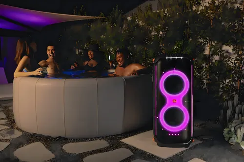 Parlante JBL JBL Partybox 710 portátil con bluetooth waterproof negro