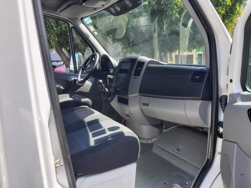 Imagen 11 de 15 de Volkswagen Crafter 2015 Plataforma