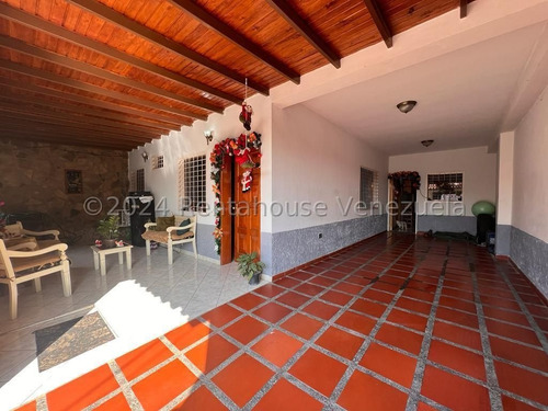 Casa En Venta, Urb. Villas De Aragua, Maracay 24-14336 Yr
