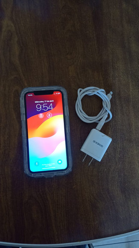 Celular iPhone 11 64 Gb, Gris Oscuro, Cargador, Y Funda (Usado)