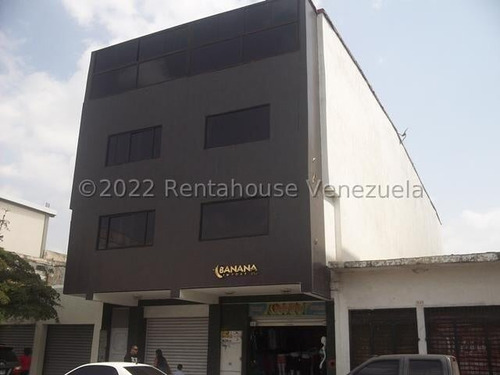 Edifico En Venta En El Centro De Baquisimeto 23-13285 App