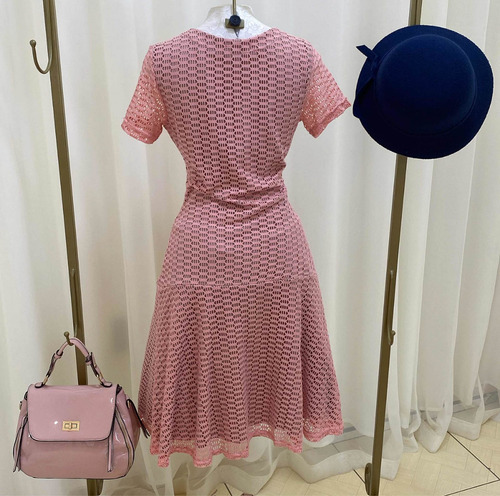 Imagem 8 de 8 de Vestido Midi Godê Com Manga Em Renda Rosê Nude