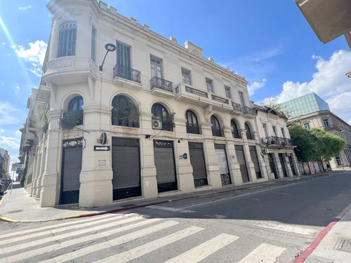 Imagen 3 de 25 de Venta De Edificio En Ciudad Vieja Con Cuatro Unidades.