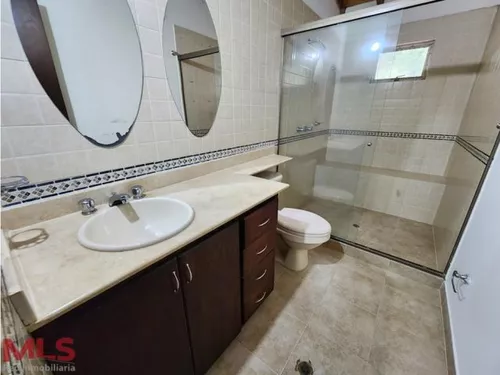 Muy Tranquila Con Muy Buenos Espacios(mls#240552)