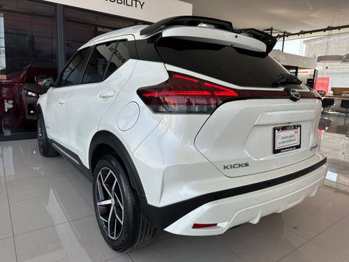 Nissan Kicks 5 pts. Exclusive e-Power, E-REV, TA, piel, RA-17