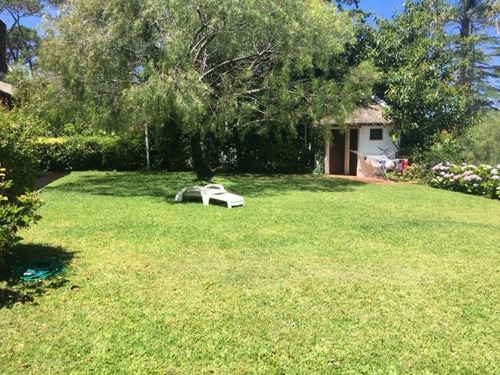 Casa En Venta De 4 Dormitorios En Playa Mansa